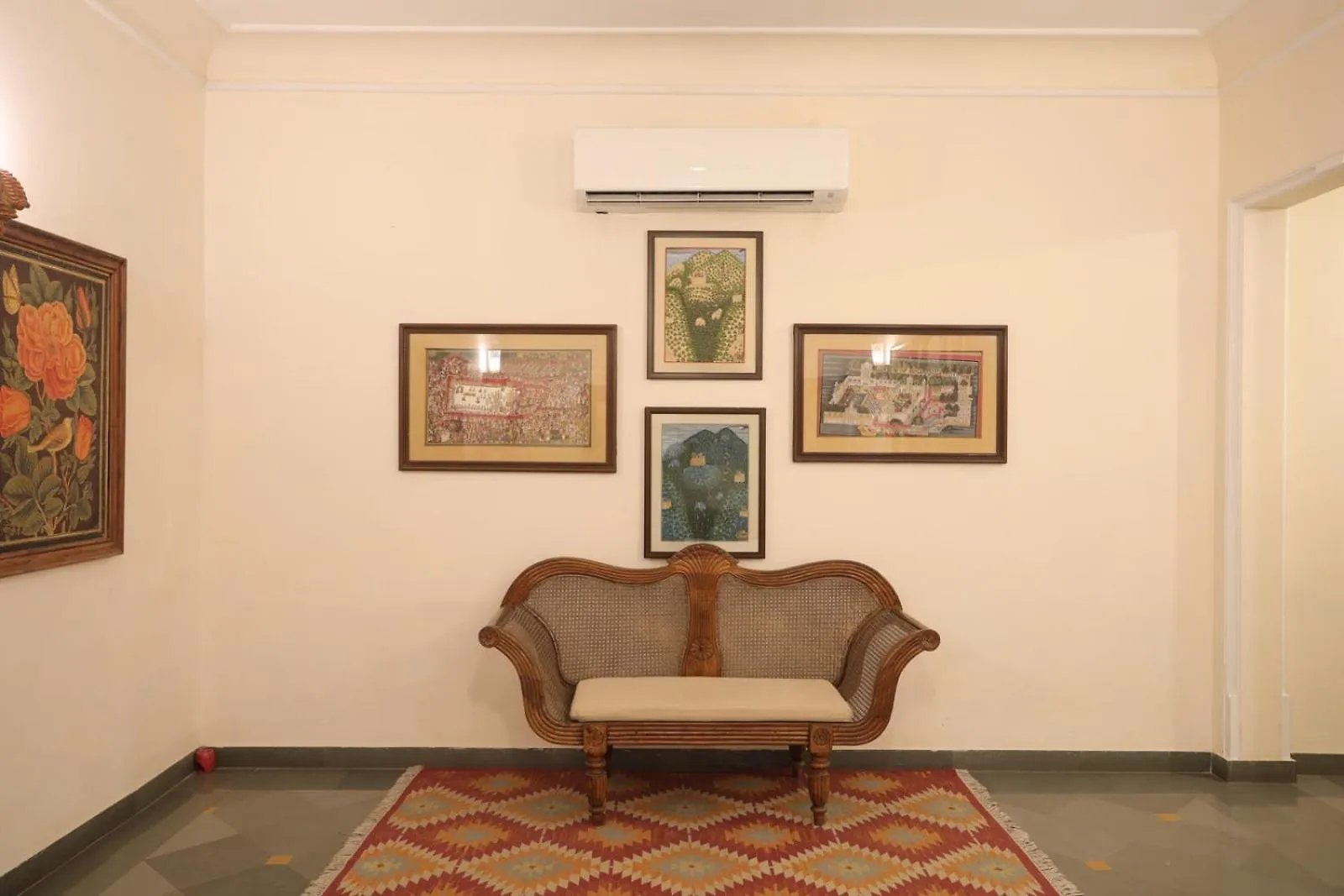 Hotel The Royal Retreat Resort & Spa Udaipur