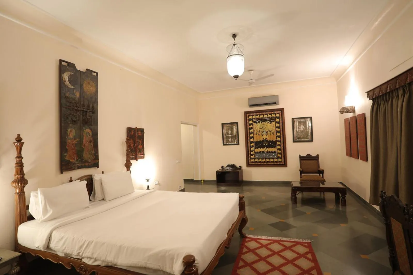 The Royal Retreat Resort & Spa Udaipur Hotel