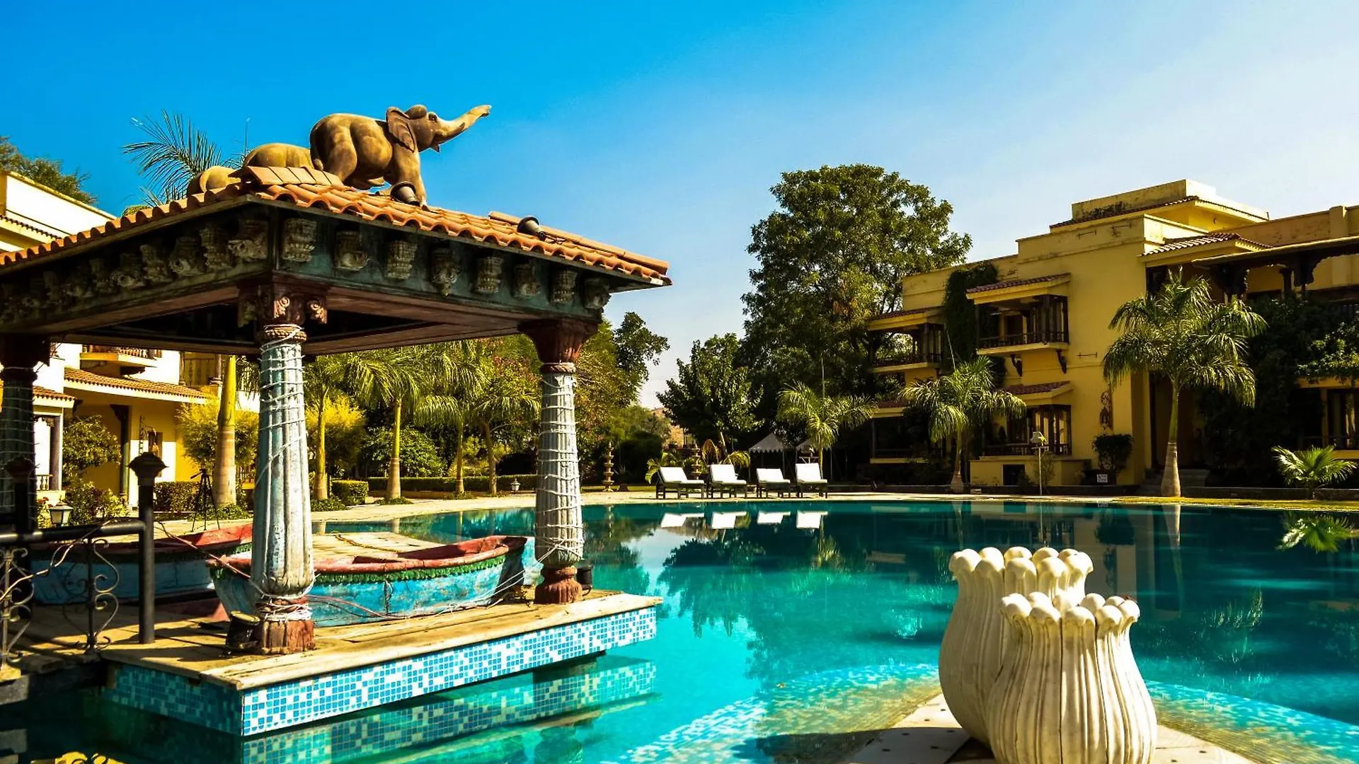 The Royal Retreat Resort & Spa Udaipur Hotel