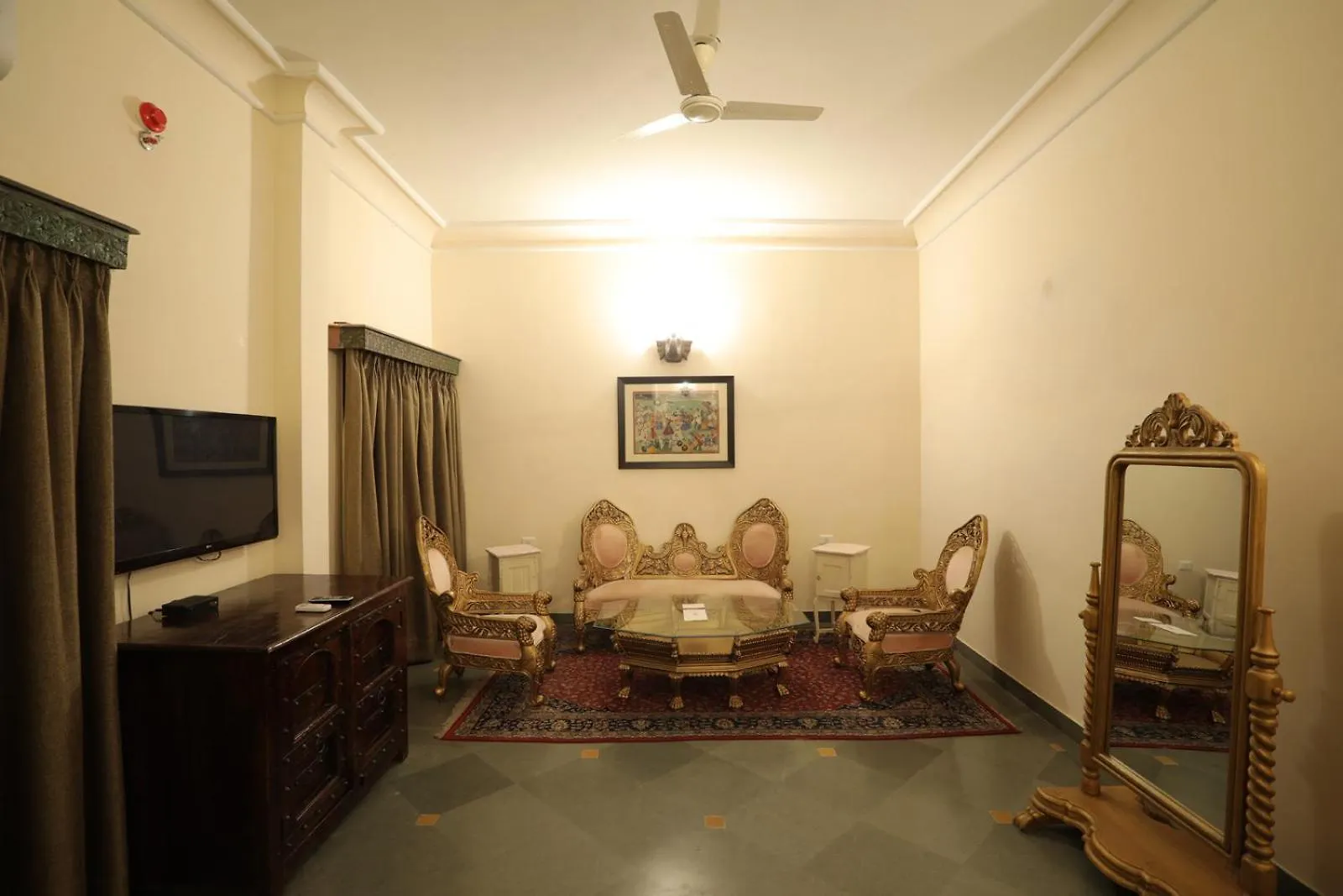 ***** Hotel The Royal Retreat Resort & Spa Udaipur India