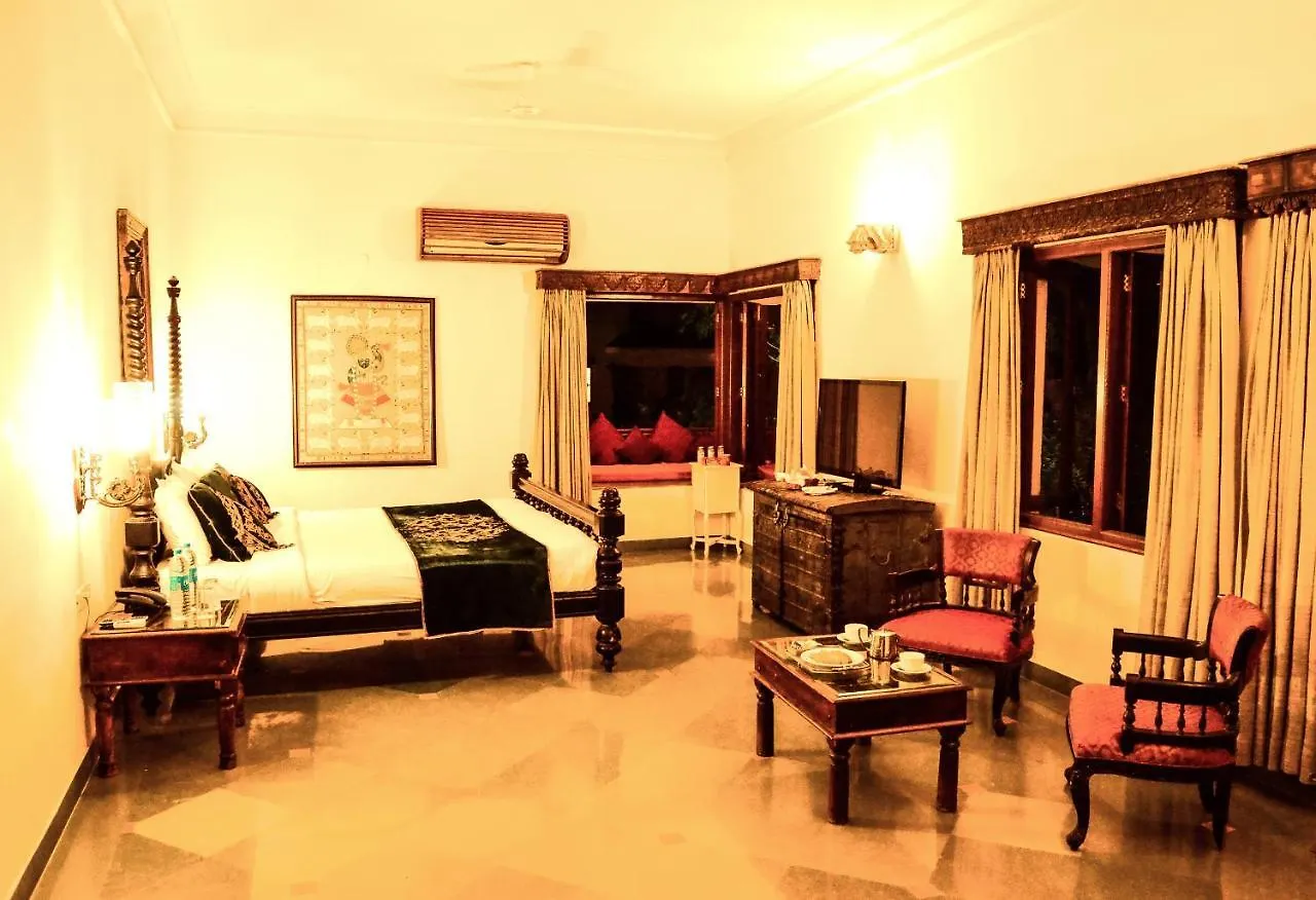 ***** Hotel The Royal Retreat Resort & Spa Udaipur India